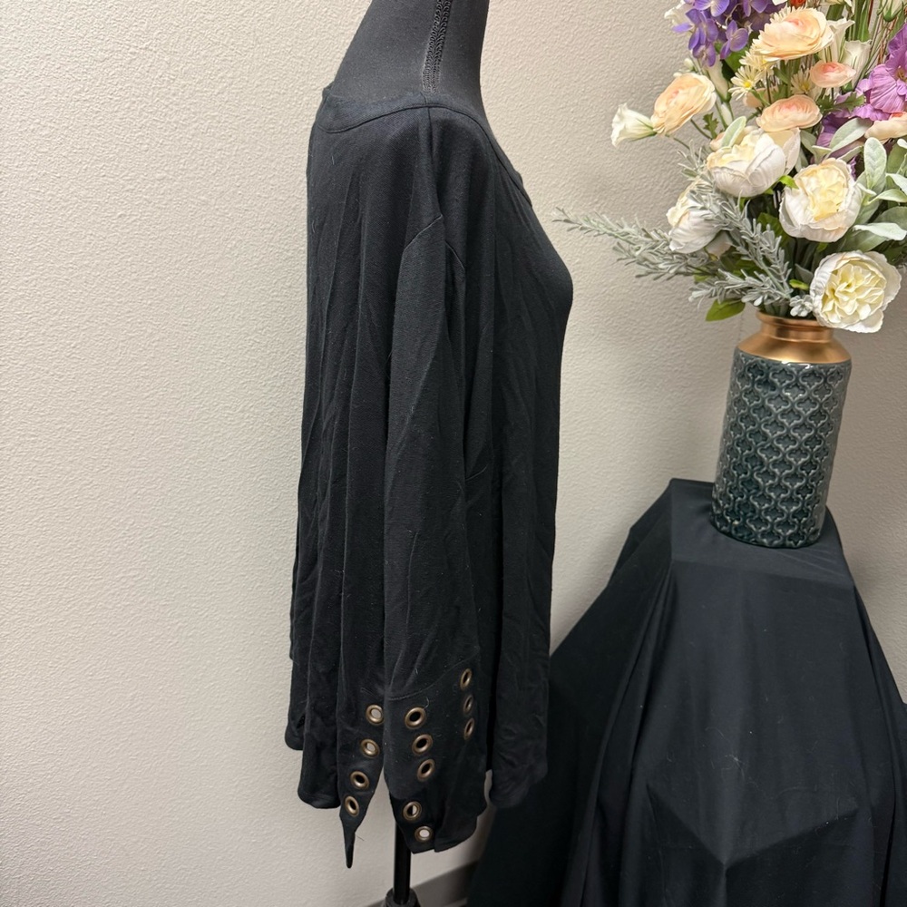 Cato Plus 26/28W Black Long Sleeve Grommet Cuff Top Boho Chic Fall Winter - Picture 5 of 6